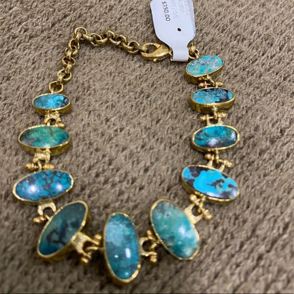 Turquoise and gold bracelet